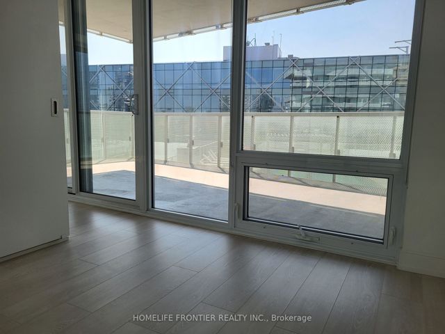 1302 - 15 Queens Quay E