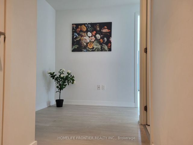 1302 - 15 Queens Quay E