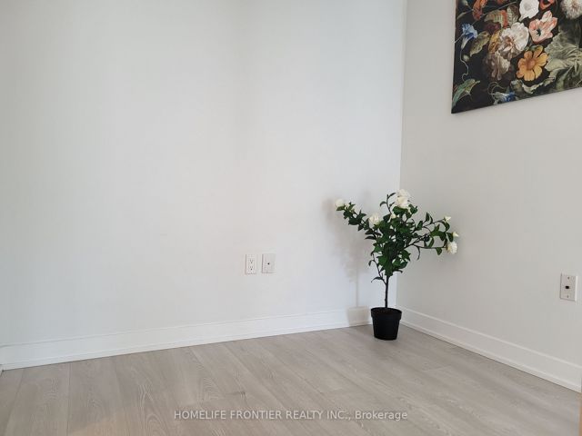 1302 - 15 Queens Quay E