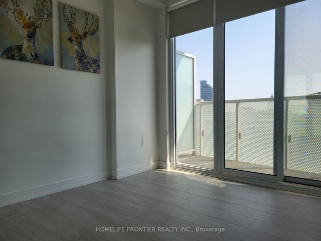 1302 - 15 Queens Quay E