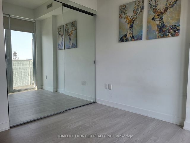 1302 - 15 Queens Quay E