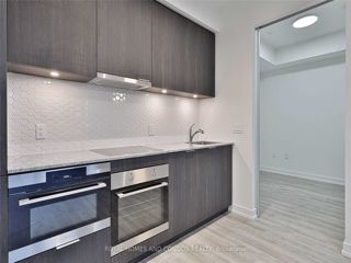 1611 - 158 Front St E