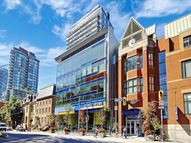 1611 - 158 Front St E