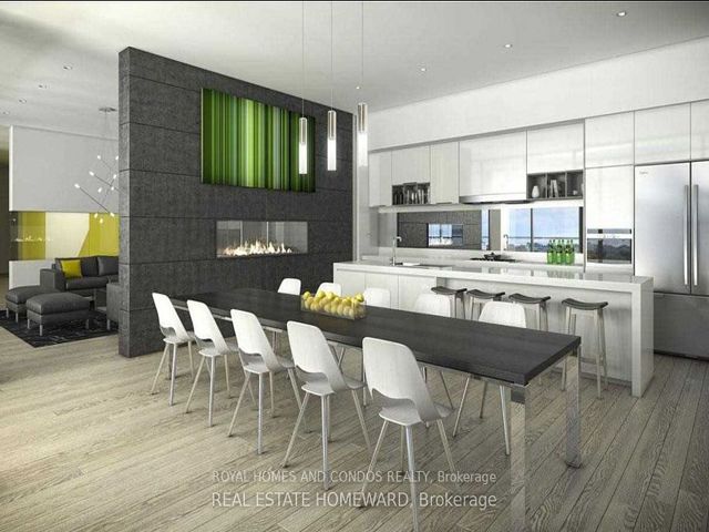 1611 - 158 Front St E