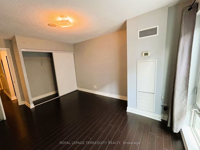 E318 - 555 Wilson Ave