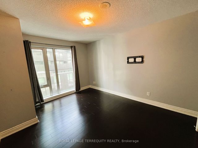 E318 - 555 Wilson Ave