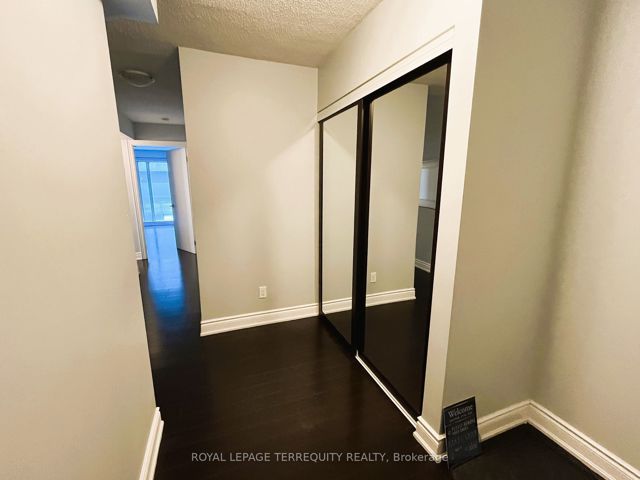 E318 - 555 Wilson Ave