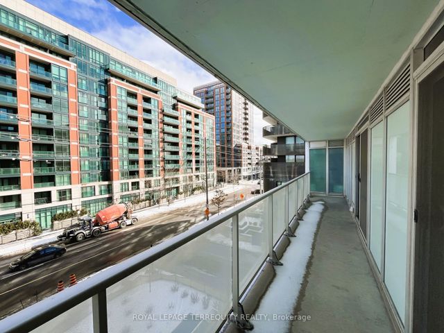 E318 - 555 Wilson Ave
