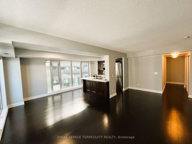 E318 - 555 Wilson Ave