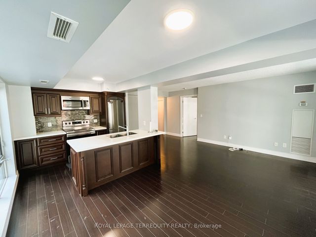 E318 - 555 Wilson Ave