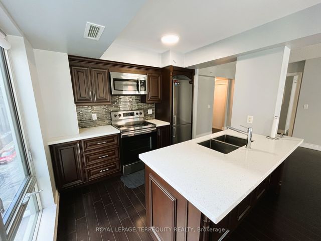 E318 - 555 Wilson Ave