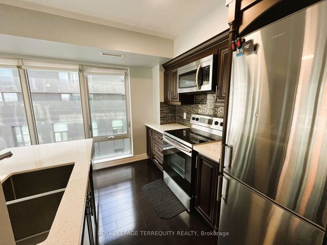 E318 - 555 Wilson Ave