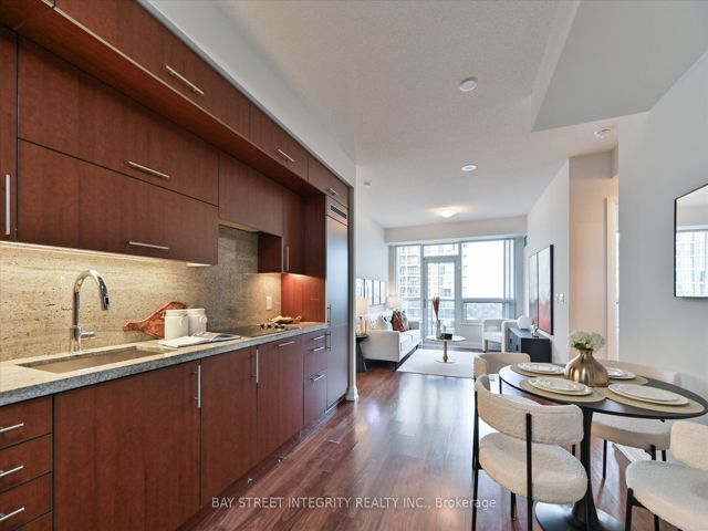 1507 - 2 Anndale Dr
