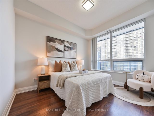 1507 - 2 Anndale Dr