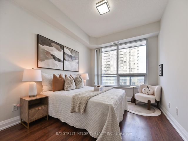 1507 - 2 Anndale Dr