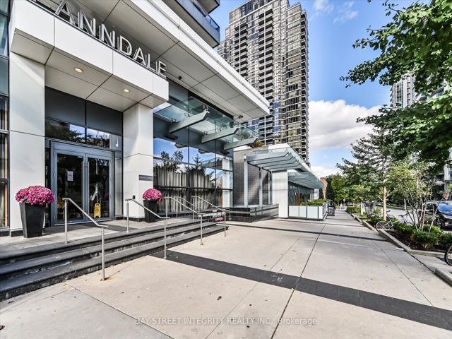 1507 - 2 Anndale Dr