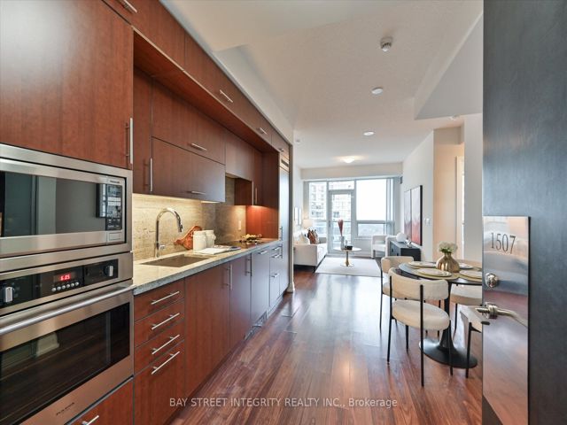 1507 - 2 Anndale Dr