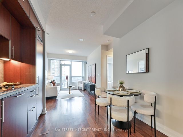 1507 - 2 Anndale Dr