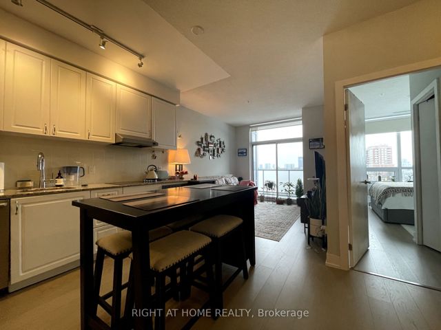 613 - 7 Kenaston Ave
