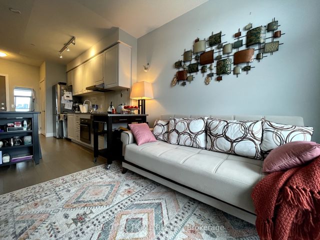 613 - 7 Kenaston Ave