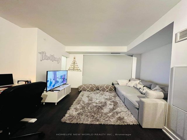 359 SW - 121 Lower Sherbourne St