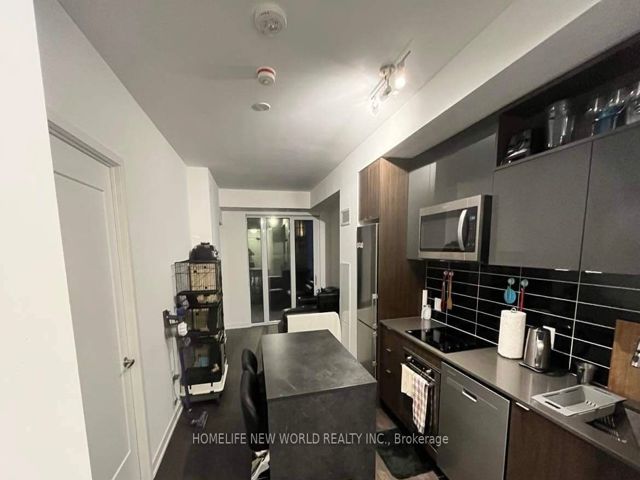 359 SW - 121 Lower Sherbourne St
