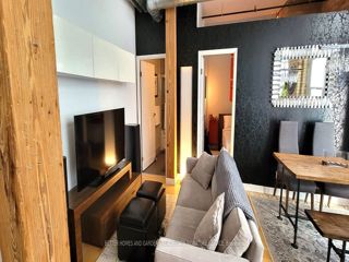 302 - 383 Adelaide St E