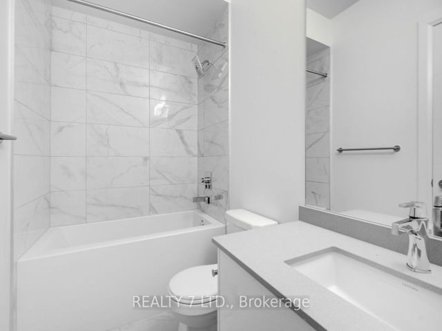Ph223 - 460 Adelaide St E