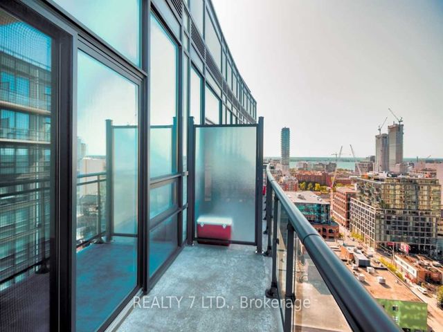 Ph223 - 460 Adelaide St E