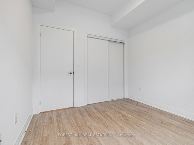 17 - 15 Brenthall Ave