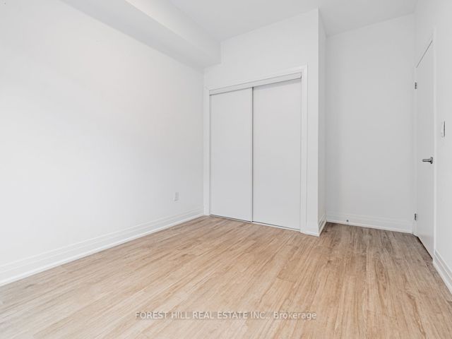 17 - 15 Brenthall Ave