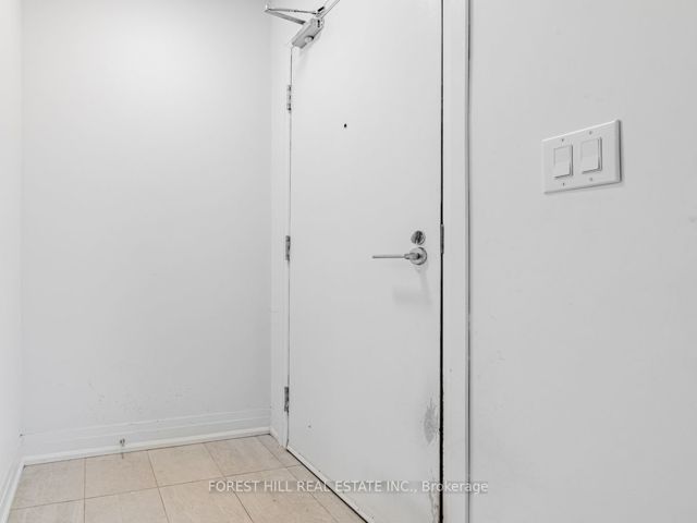 17 - 15 Brenthall Ave