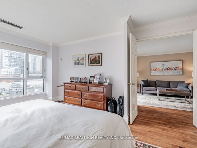 613 - 55 Lombard St