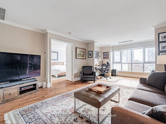 613 - 55 Lombard St