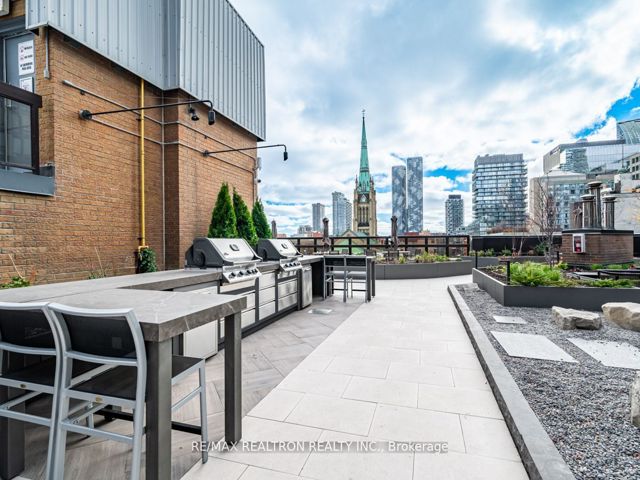 613 - 55 Lombard St