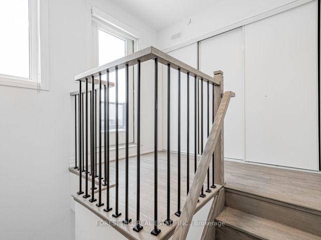 19 - 15 Brenthall Ave