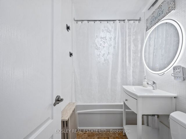 206 - 2550 Bathurst St