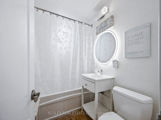 206 - 2550 Bathurst St