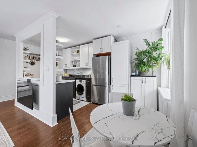206 - 2550 Bathurst St