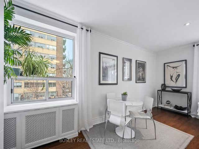 206 - 2550 Bathurst St