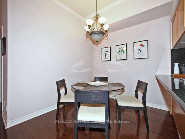 820 - 168 Simcoe St
