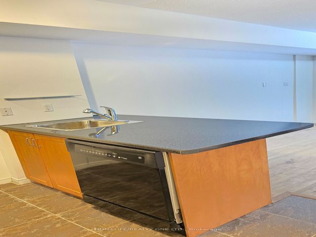 1212 - 21 Pirandello St E