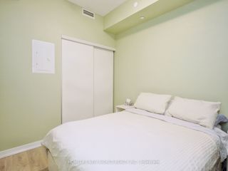 809 - 36 Forest Manor Rd