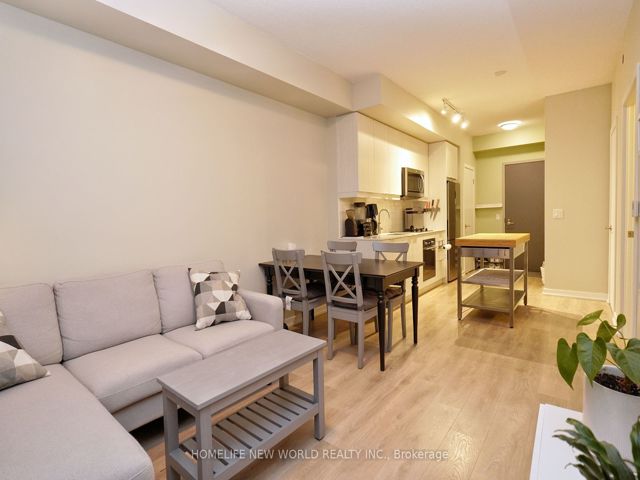 809 - 36 Forest Manor Rd