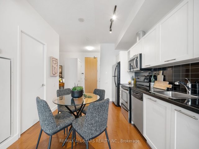 2105 - 33 Mill St