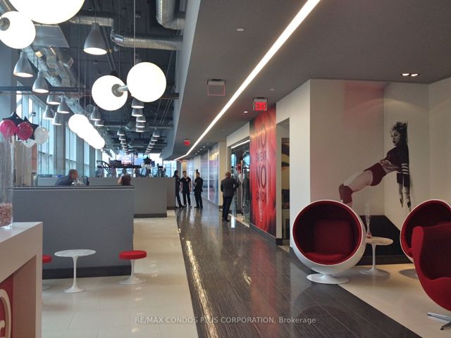 6201 - 388 Yonge St