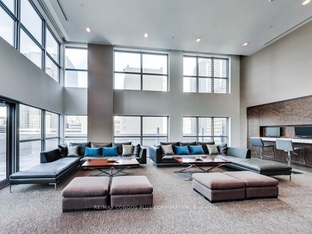 6201 - 388 Yonge St