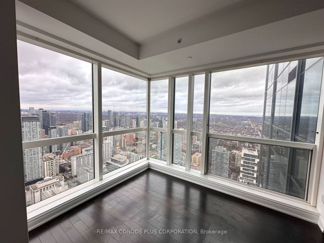 6201 - 388 Yonge St