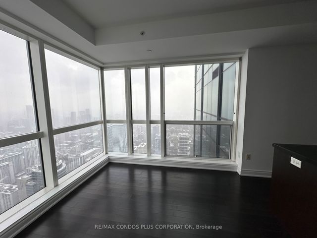 6201 - 388 Yonge St