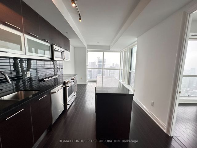 6201 - 388 Yonge St